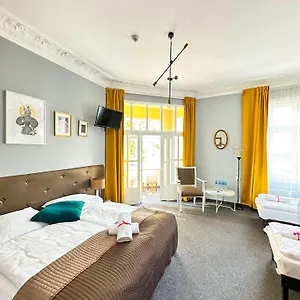 Expolis - Center Mtp Targi - 24h #betterthanyourex Maison d'hôtes